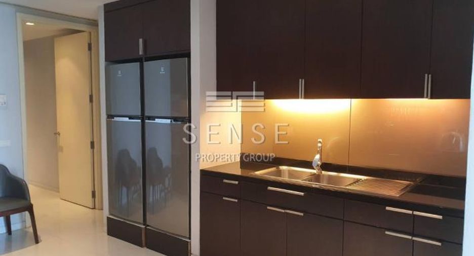 For rent 3 bedrooms condo in Khlong Toei, Bangkok