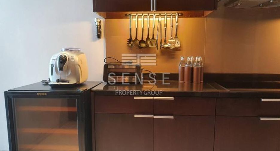 For rent 3 bedrooms condo in Khlong Toei, Bangkok
