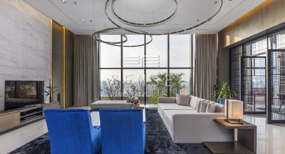 For rent 3 bedrooms condo in Khlong Toei, Bangkok