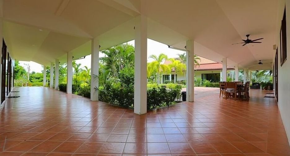 For sale 6 bedrooms house in Bang Lamung, Chonburi