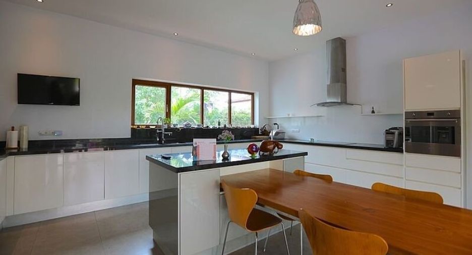 For sale 6 bedrooms house in Bang Lamung, Chonburi