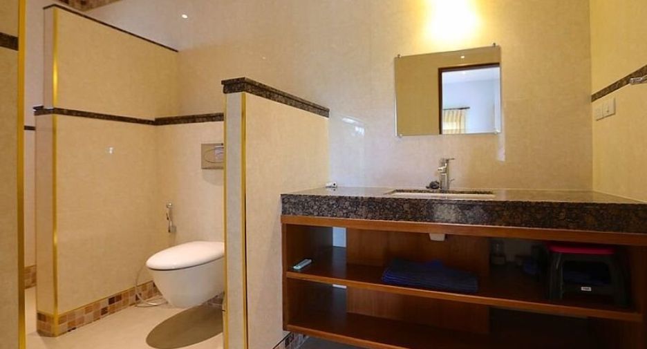 For sale 6 bedrooms house in Bang Lamung, Chonburi