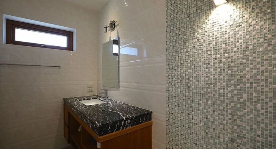 For sale 6 bedrooms house in Bang Lamung, Chonburi