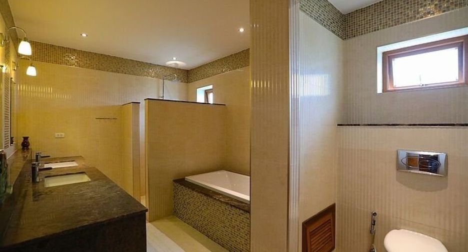 For sale 6 bedrooms house in Bang Lamung, Chonburi