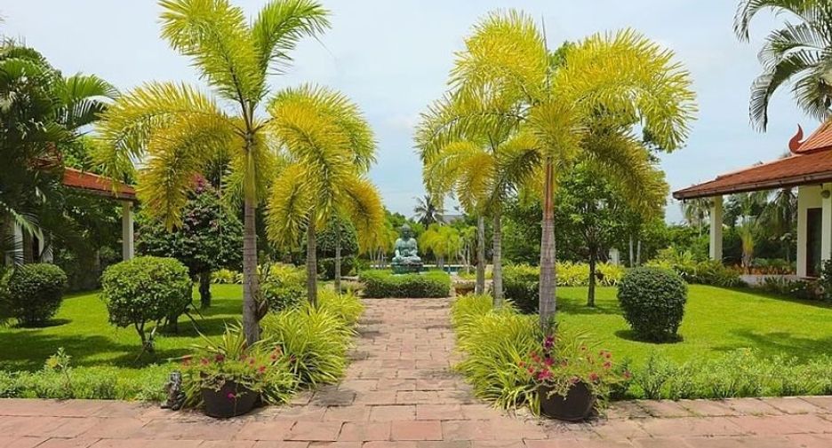 For sale 6 bedrooms house in Bang Lamung, Chonburi