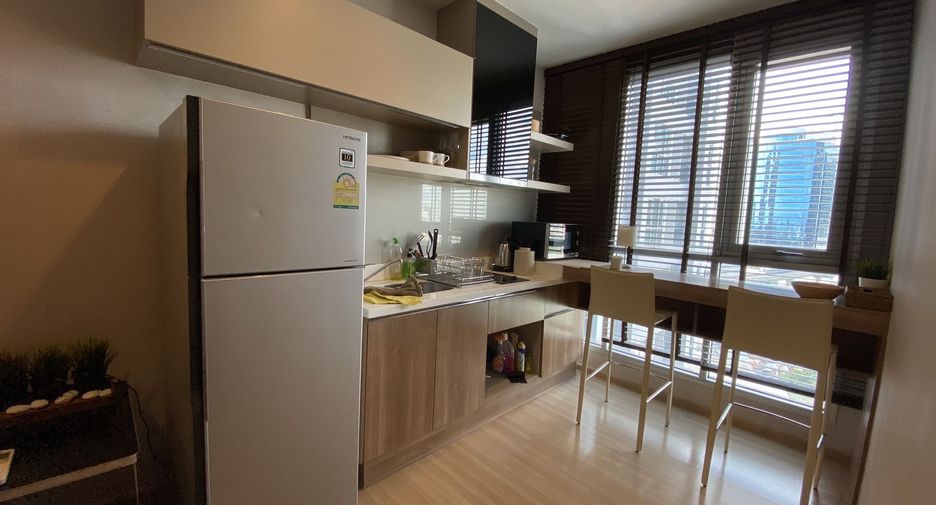 For sale 1 Beds condo in Sathon, Bangkok