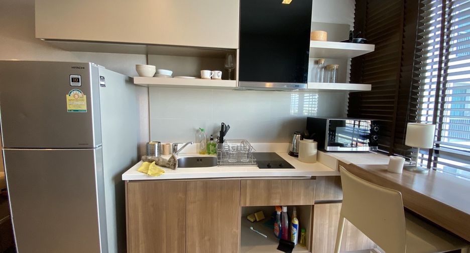 For sale 1 Beds condo in Sathon, Bangkok