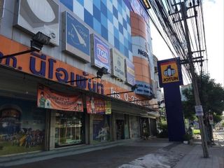 For rent retail Space in Bang Kapi, Bangkok