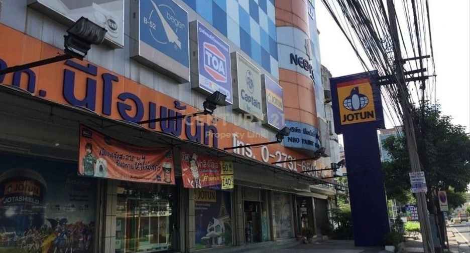 For rent retail Space in Bang Kapi, Bangkok