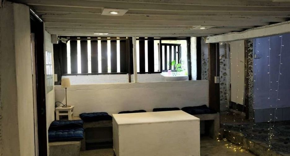 For sale 7 bedrooms retail Space in Pai, Mae Hong Son