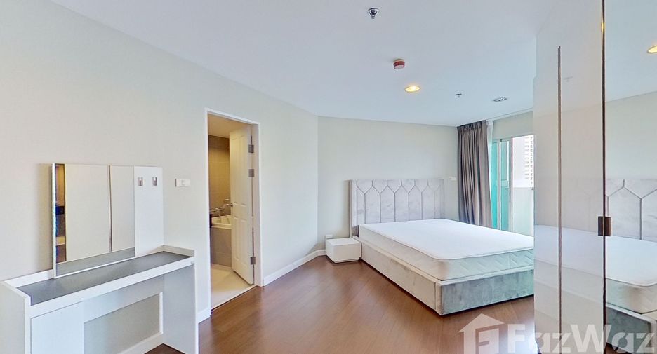 For rent 5 bed condo in Huai Khwang, Bangkok