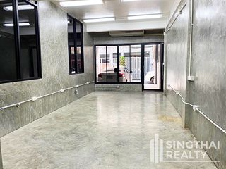 For rent 3 bed office in Sathon, Bangkok