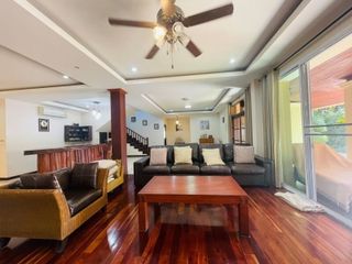 For rent 8 bed villa in Mueang Chiang Mai, Chiang Mai