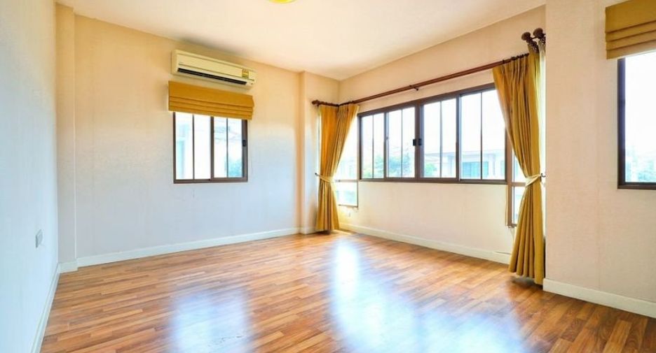 For sale 3 bedrooms house in Bang Bua Thong, Nonthaburi