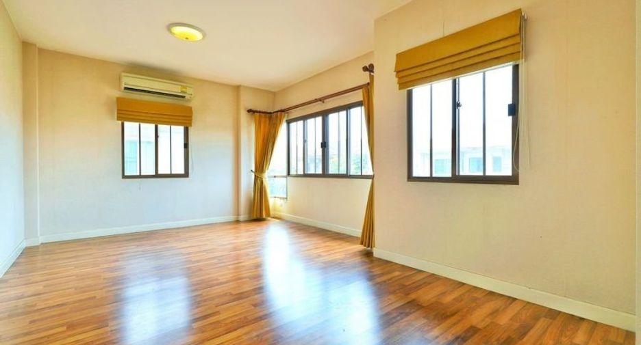 For sale 3 bedrooms house in Bang Bua Thong, Nonthaburi