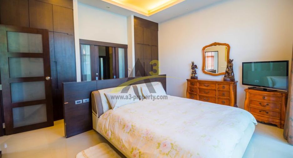 For rent and for sale 3 bedrooms villa in Mueang Phuket, Phuket