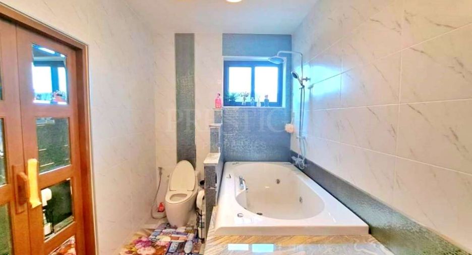 Haus zum Kauf mit 7 Zimmer in East Pattaya, Pattaya
