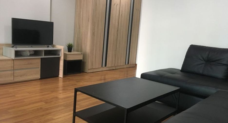 For rent and for sale 1 bed condo in Thon Buri, Bangkok