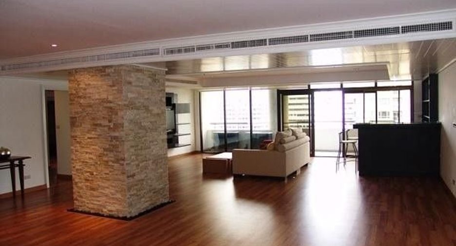 For rent 3 bed condo in Watthana, Bangkok