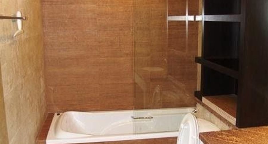 For rent 3 bed condo in Watthana, Bangkok