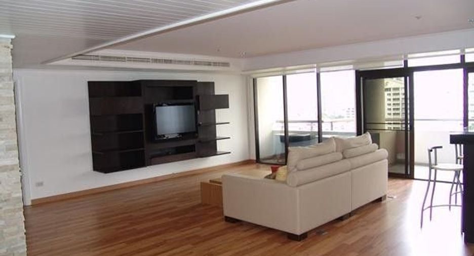 For rent 3 bed condo in Watthana, Bangkok