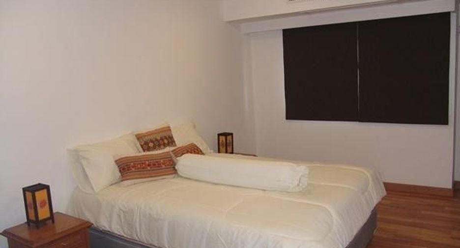 For rent 3 bed condo in Watthana, Bangkok