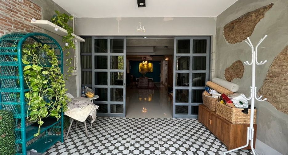 For rent 2 Beds townhouse in Ratchathewi, Bangkok