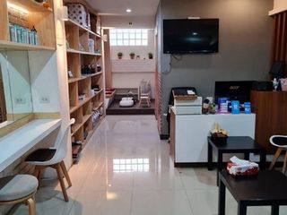 For rent そして for sale retail Space in Khlong Toei, Bangkok