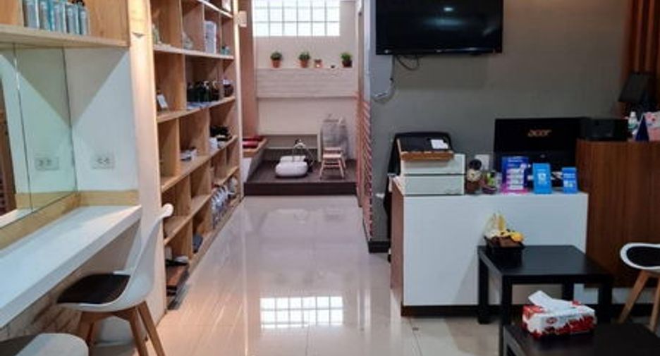 For rent and for sale retail Space in Khlong Toei, Bangkok