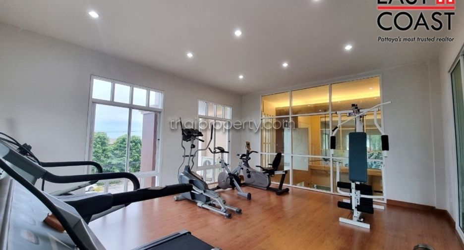 Casa en venta de 5 habitaciones en Bang Lamung, Chonburi