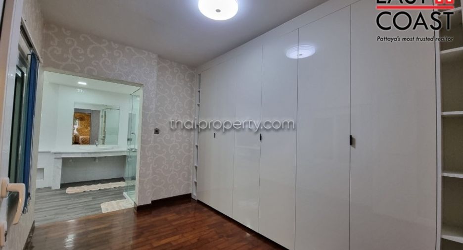 Casa en venta de 5 habitaciones en Bang Lamung, Chonburi