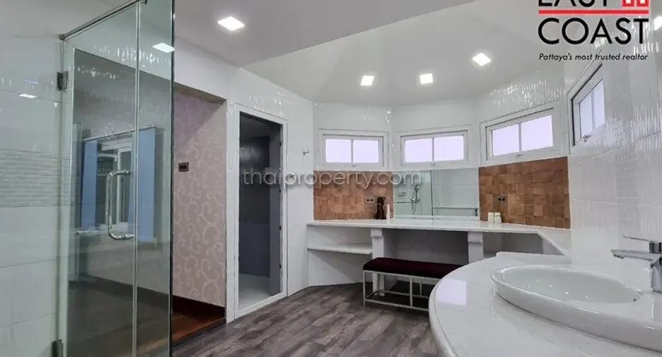 À vendre 5 chambres maison à Bang Lamung, Chonburi