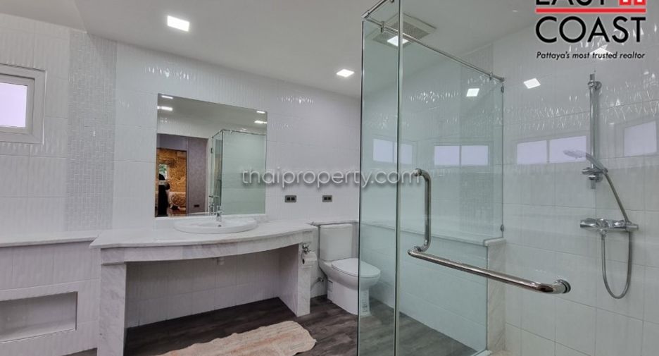 Casa en venta de 5 habitaciones en Bang Lamung, Chonburi