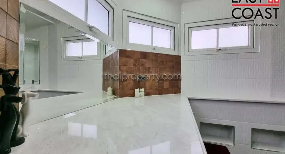 À vendre 5 chambres maison à Bang Lamung, Chonburi