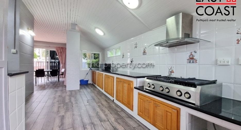 Casa en venta de 5 habitaciones en Bang Lamung, Chonburi