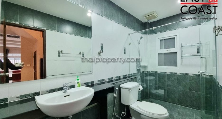 Casa en venta de 5 habitaciones en Bang Lamung, Chonburi