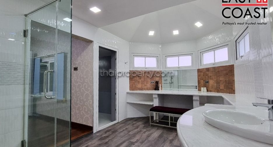 Casa en venta de 5 habitaciones en Bang Lamung, Chonburi