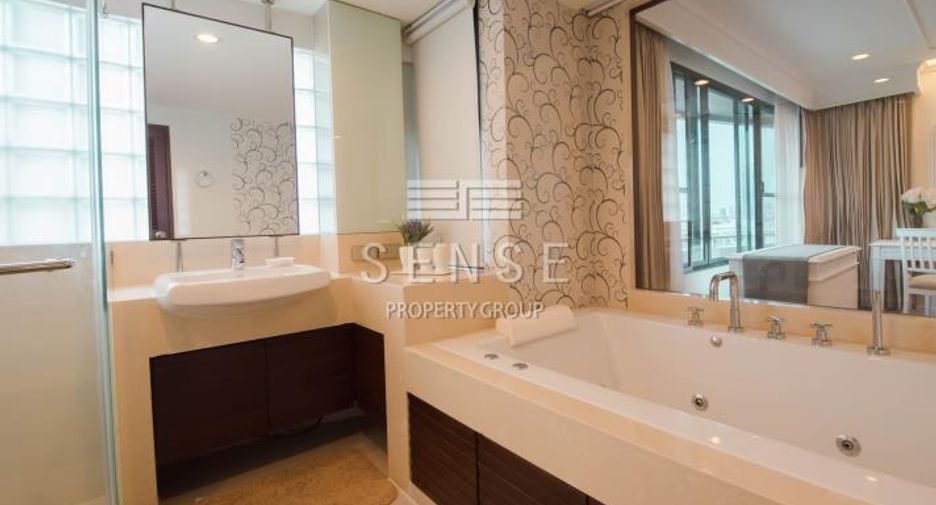 For rent 4 bedrooms condo in Khlong Toei, Bangkok