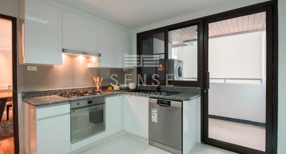 For rent 4 bedrooms condo in Khlong Toei, Bangkok