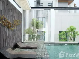For sale 3 Beds house in Phra Khanong, Bangkok