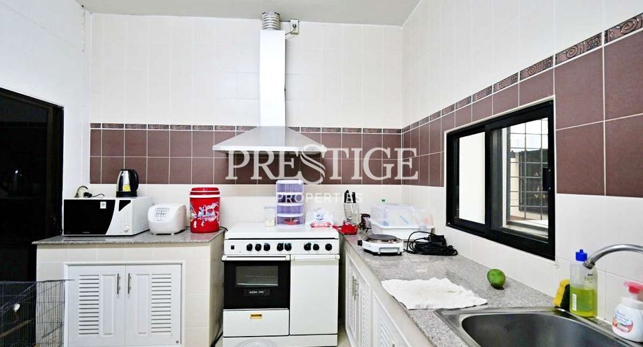 For sale 3 bedrooms retail Space in Bang Lamung, Chonburi