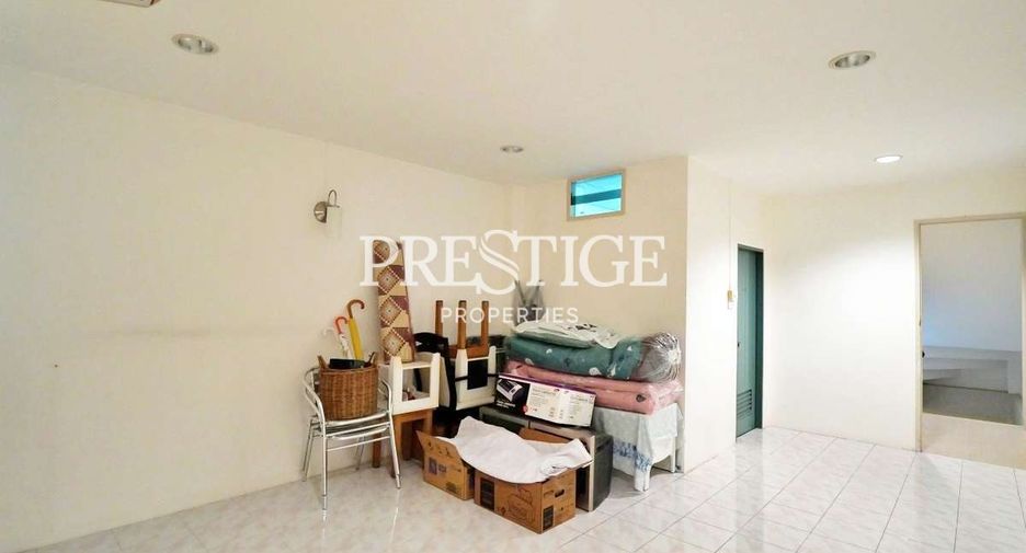 For sale 3 bedrooms retail Space in Bang Lamung, Chonburi