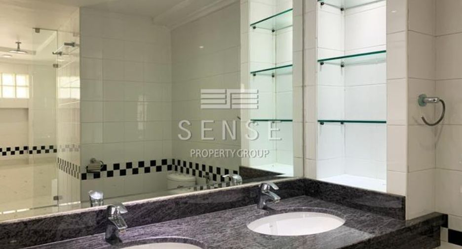For rent 3 bed condo in Watthana, Bangkok