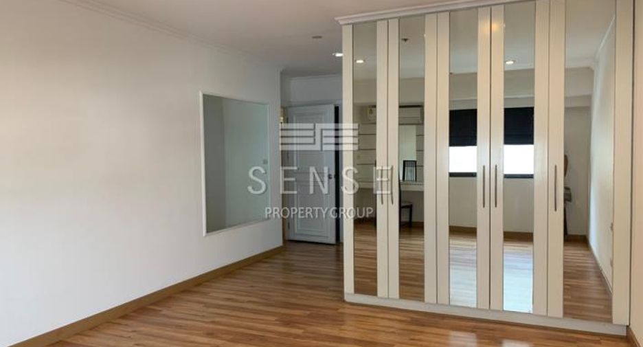 For rent 3 bed condo in Watthana, Bangkok