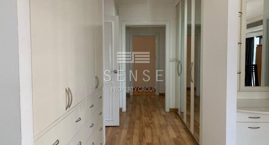 For rent 3 bed condo in Watthana, Bangkok
