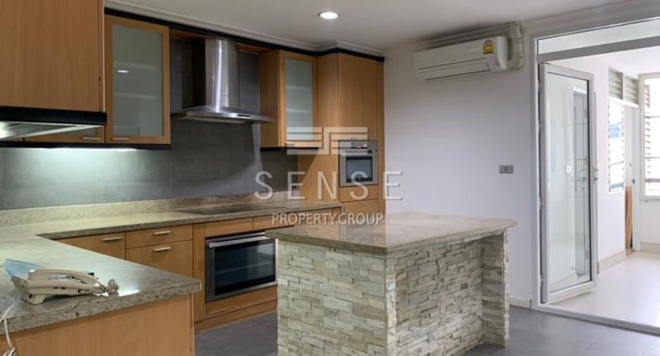 For rent 3 bed condo in Watthana, Bangkok