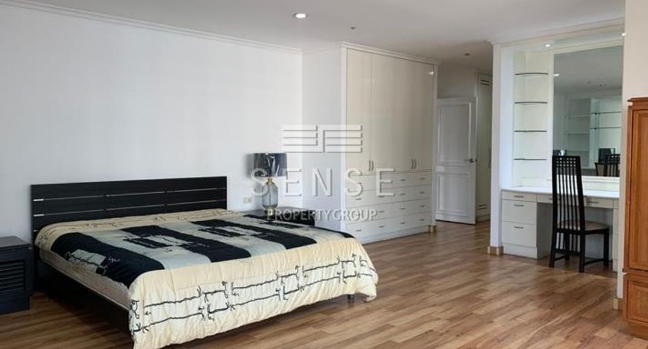 For rent 3 bed condo in Watthana, Bangkok