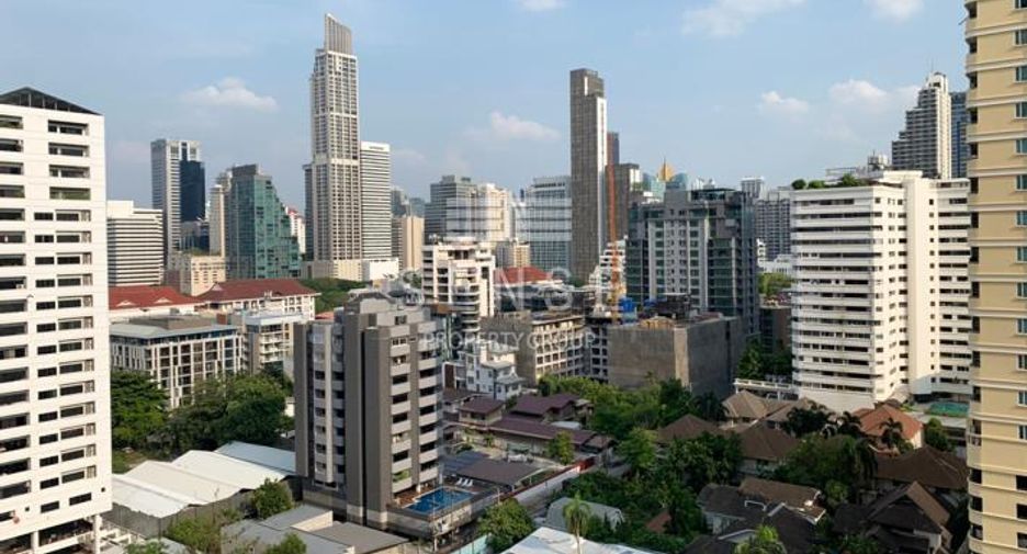 For rent 3 bed condo in Watthana, Bangkok