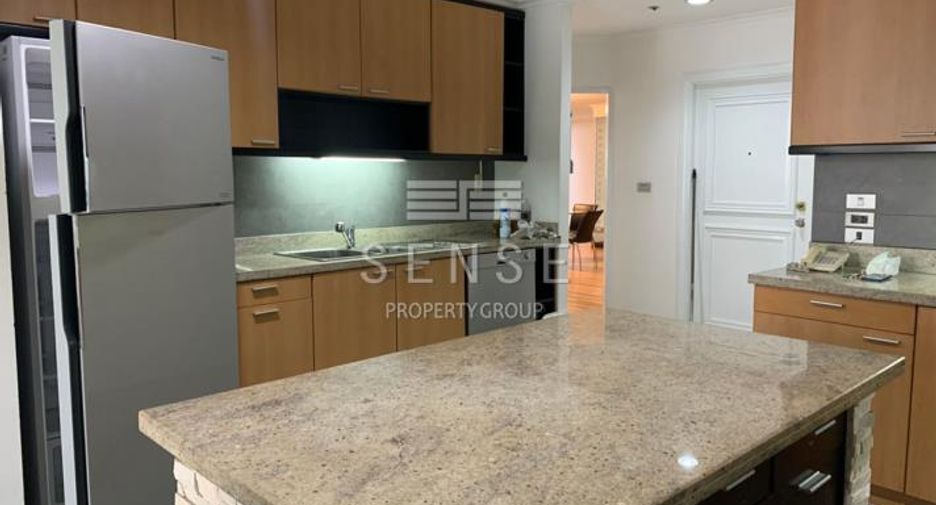 For rent 3 bed condo in Watthana, Bangkok