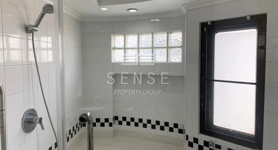 For rent 3 bed condo in Watthana, Bangkok